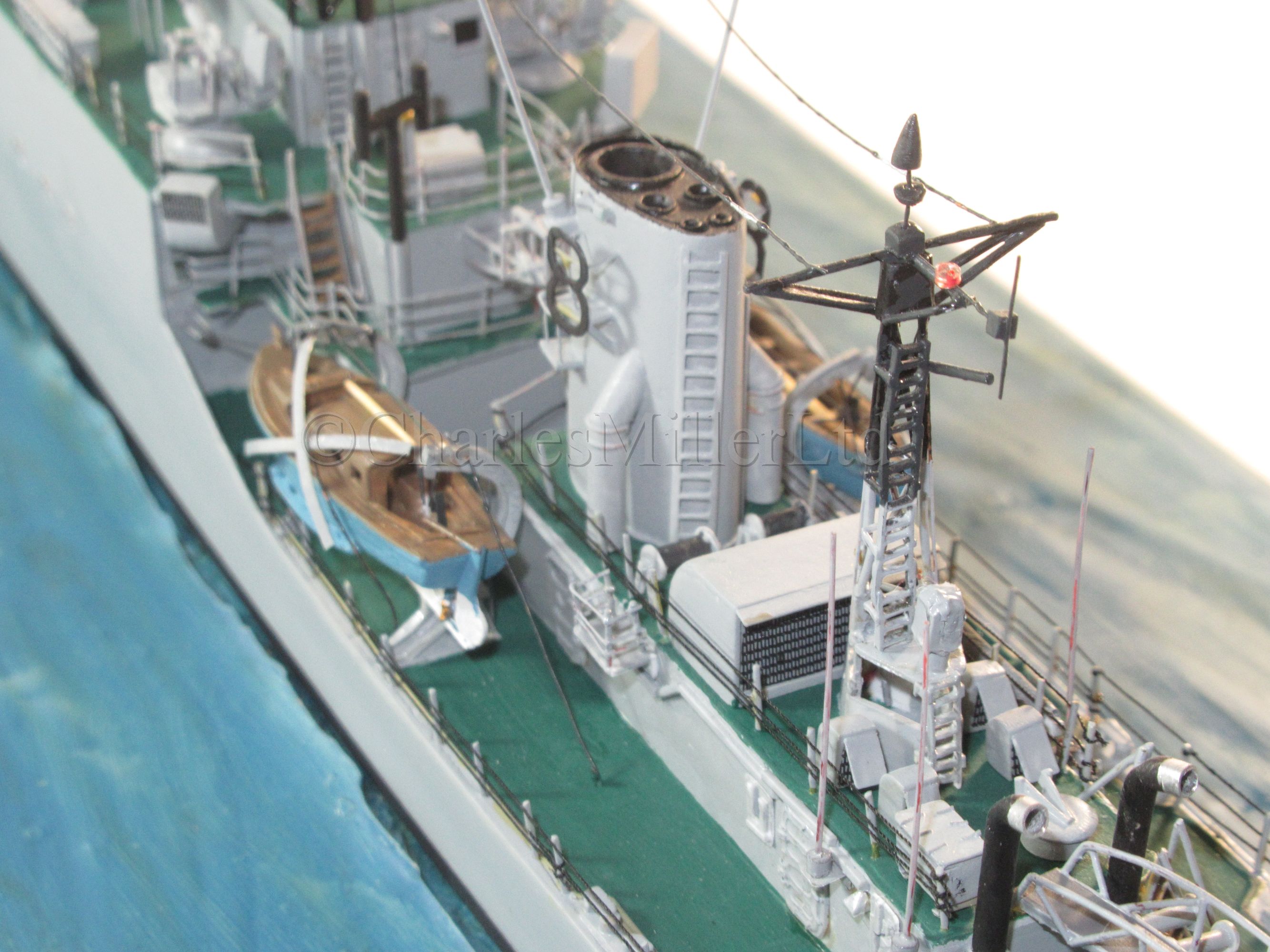 A 1:192 WATERLINE MODEL FOR THE TYPE 14 BLACKWOOD CLASS FRIGATE HMS GRAFTON (F51), AS FITTED IN - Image 13 of 14