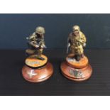 One British, one American Paratrooper from a very limited edition. Soldiers models pair on Wooden