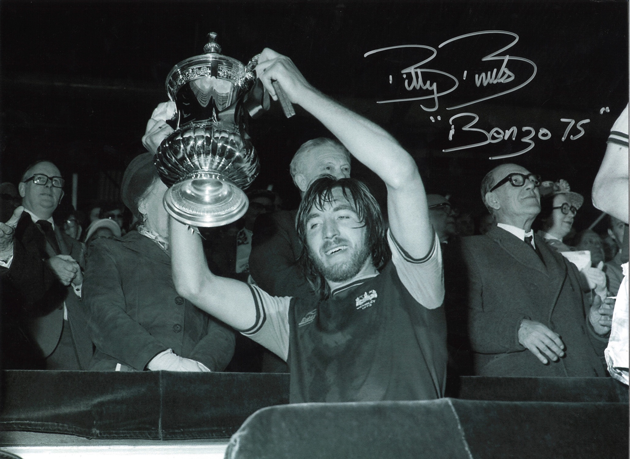 Billy Bonds Bonzo message West Ham Signed 16 x 12 inch football photo. Good Condition. All