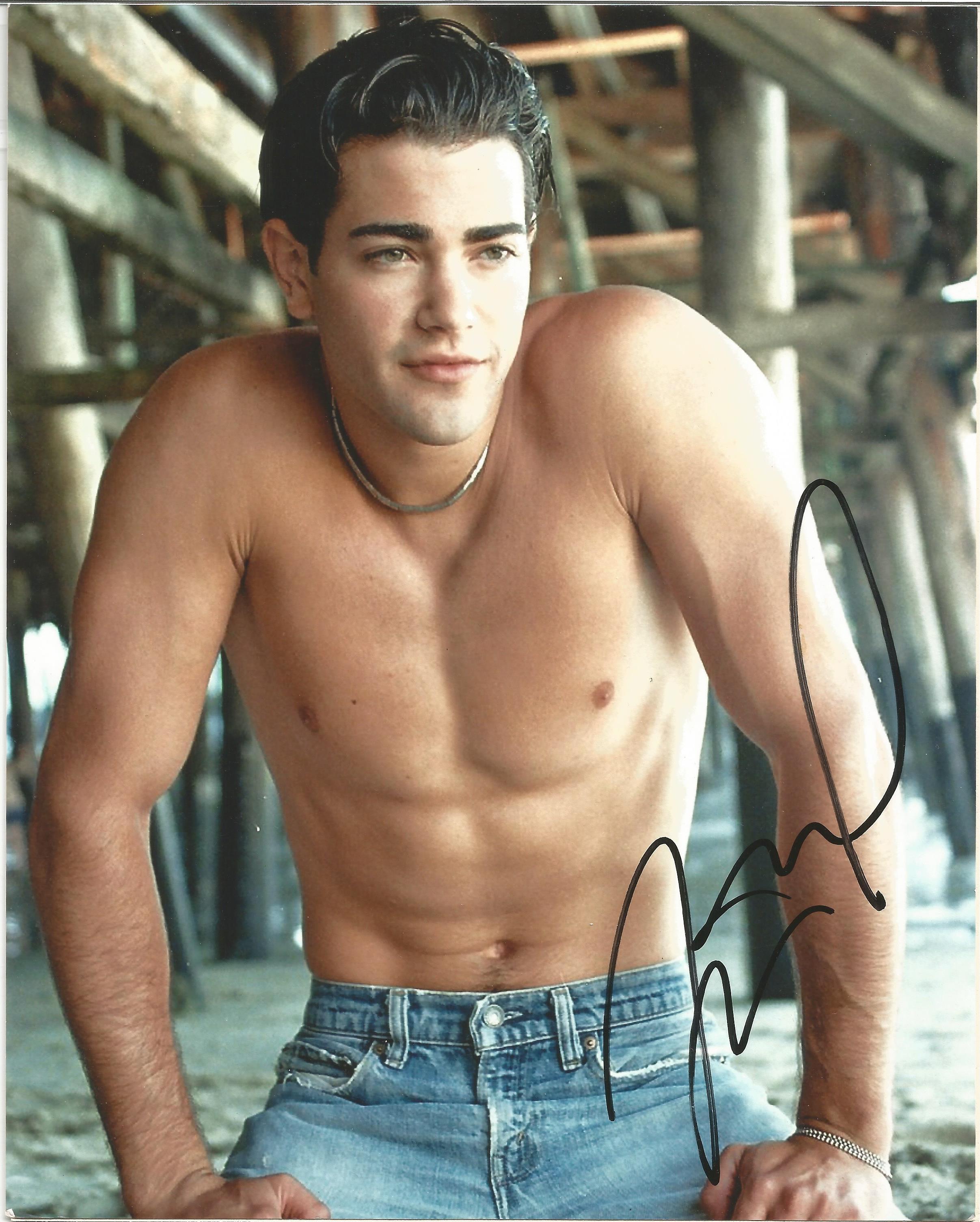 Jesse Metcalfe signed 10x8 colour photo portrait with no shirt. Good Condition. All autographs are