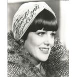Lynne Redgrave signed 10x8 black and white photo, English and American actress, She won 2 Golden