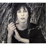 Music Patti Smith signed 33rpm album cover for Dream of Life record included. Good Condition. All