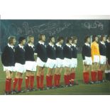 Scotland Football Autographed 12 X 8 Photo, A Superb Image Depicting The Scotland Team Lining Up