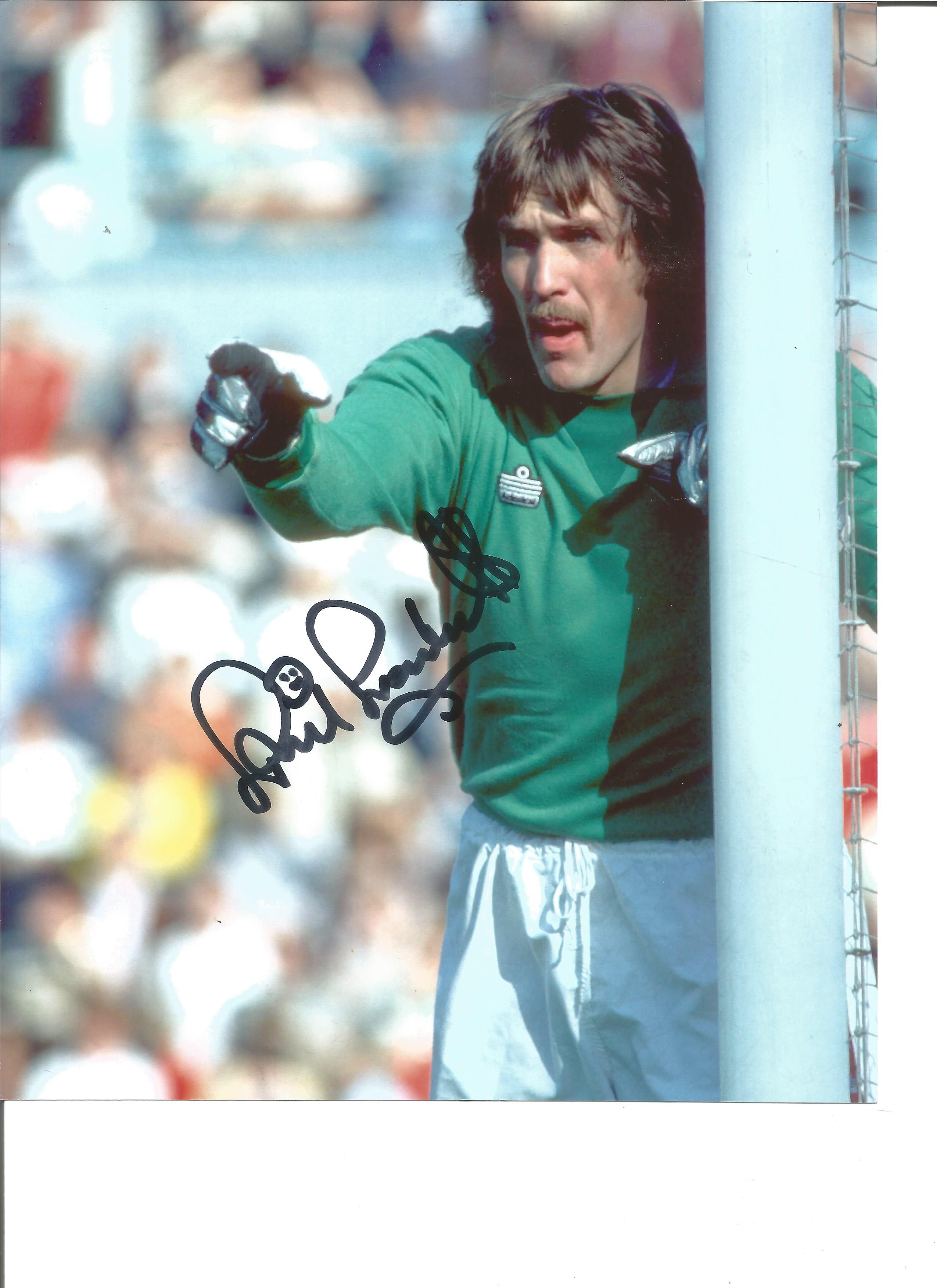 Football Phil Parkes 10x8 Signed Colour Photo Pictured In His Playing Days With West Ham United.