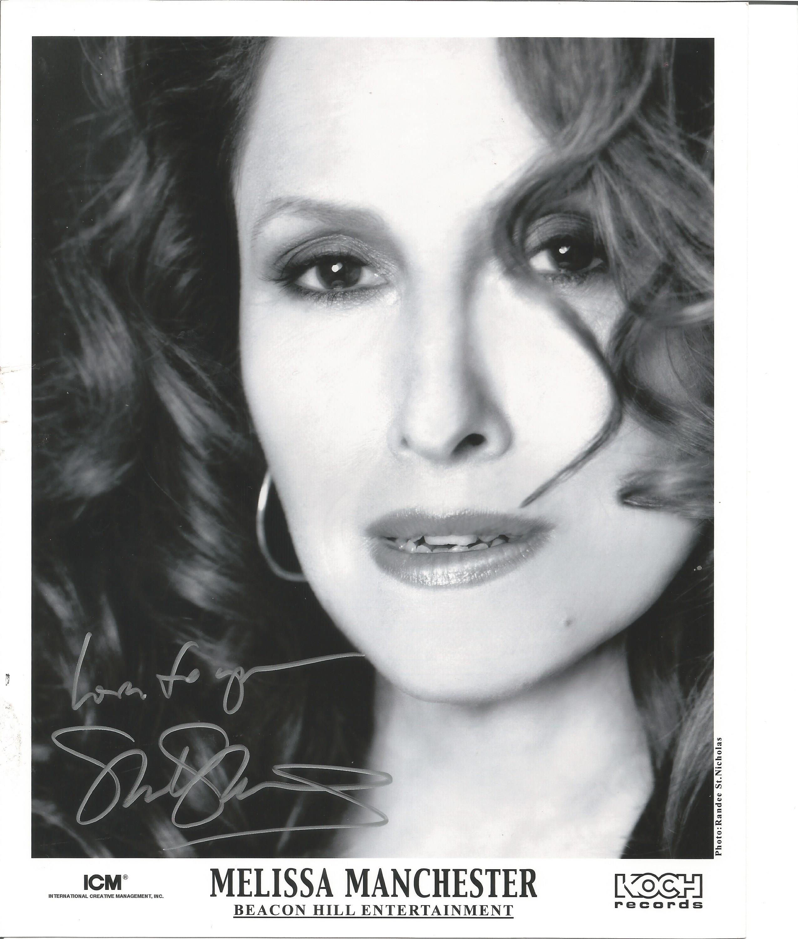 Melissa Manchester signed 10x8 black and white photo. American singer songwriter and actress.