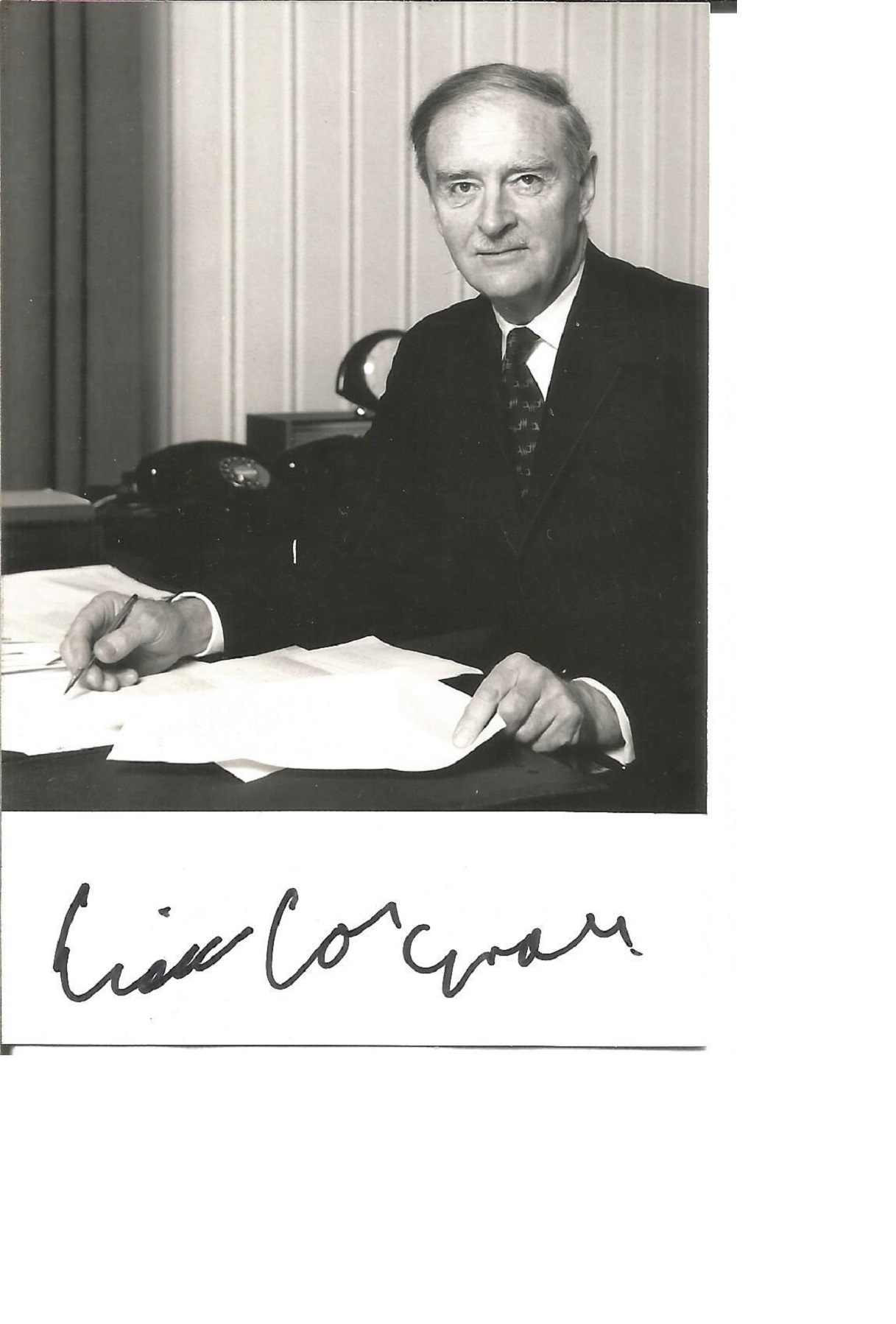 Irish President Liam Cosgrave signed 6 x 4 b/w photo and signed typed note. 13 April 1920 - 4 - Image 3 of 3