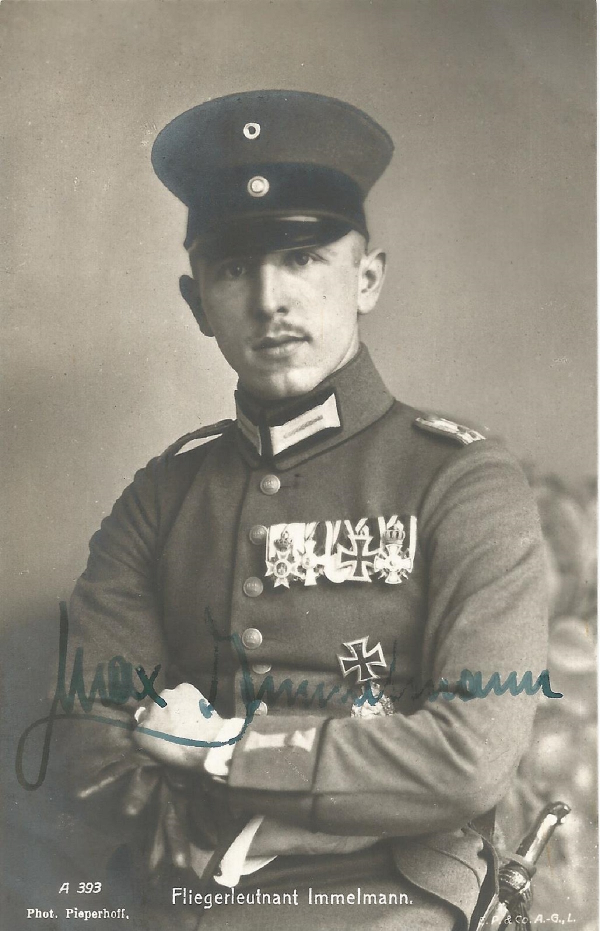 Great War first fighter ace Max Immelmann signed 6 x 4 b/w portrait photo. Max Immelmann (21