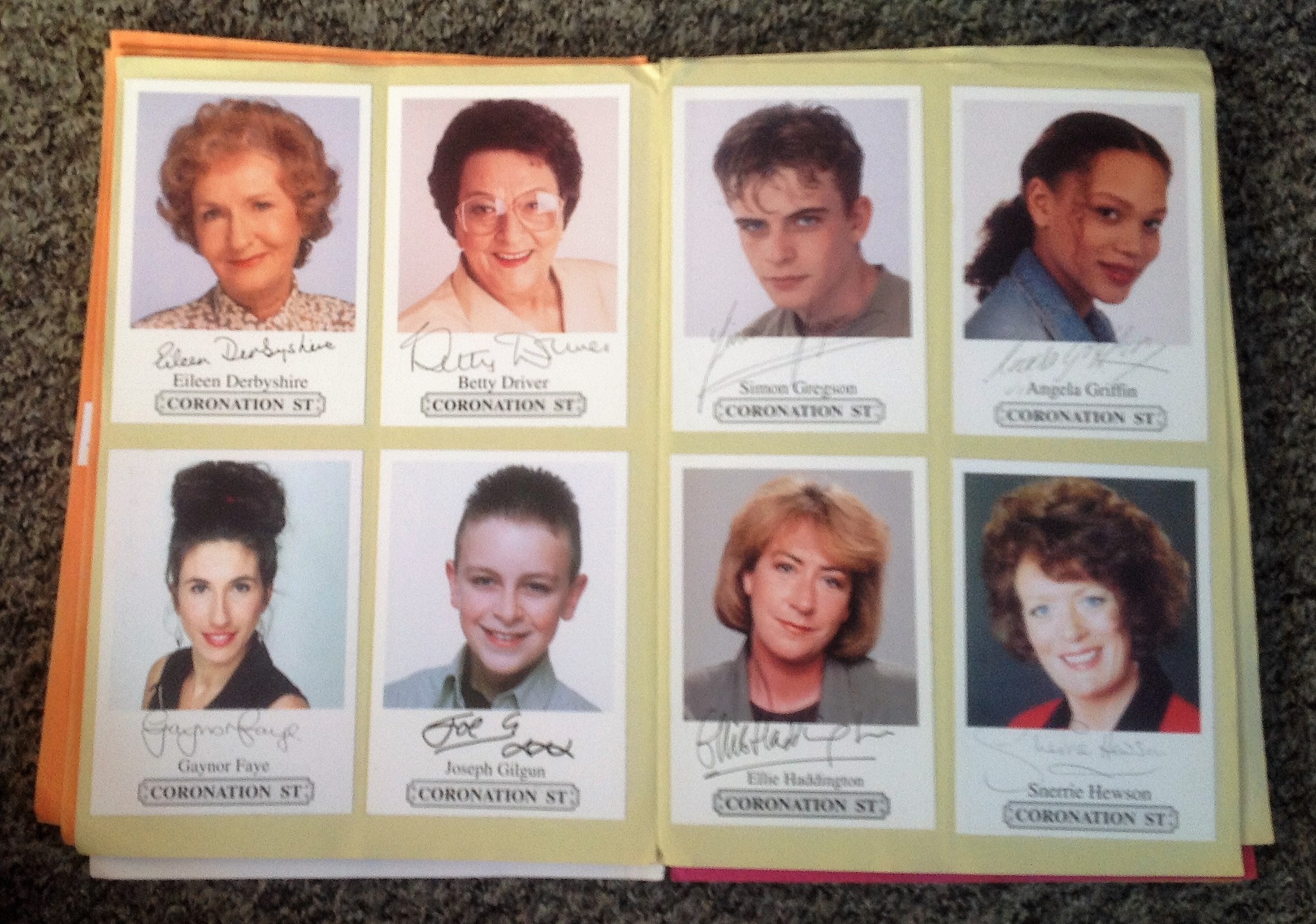 Assorted signature collection in scrapbook. Various names included amongst them are Don Estelle 10x8 - Image 5 of 7