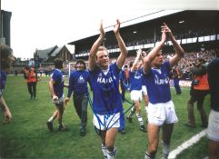 Andy Gray Everton Signed 12 x 8 inch football photo. Supplied from stock of www.sportsignings.co.
