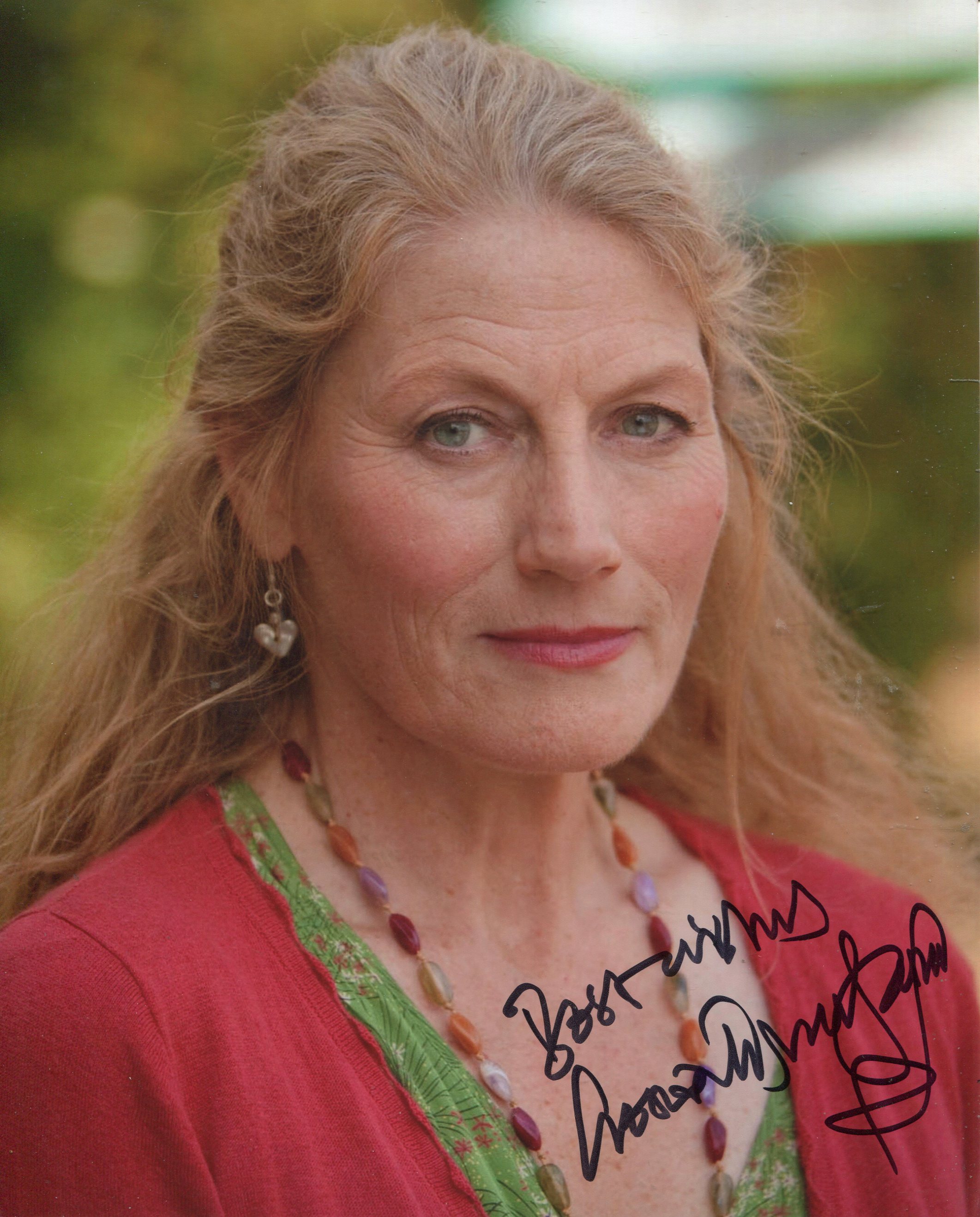 MIDSOMER MURDERS 8x10 photo signed by actress Geraldine James. Good Condition. All autographed items