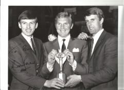 Football Martin Peters signed 10x8 black and white photo pictured with 1966 World Cup and West Ham