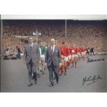 Man United 1963 Football Autographed 12 X 8 Photo, A Superb Image Depicting The 1963 Fa Cup Final