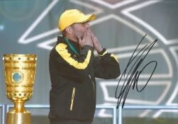 Jurgen Klopp Borussia Dortmund Signed 12 x 8 inch football photo. Good Condition. All signed