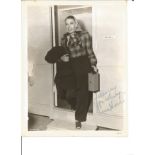 Lena Horne signed 10x8 black and white photo. June 30, 1917 May 9, 2010 was an American singer,