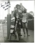 Doctor Who Tom Baker signed 10 x 8 inch b/w photo. Good Condition. All signed pieces come with a
