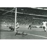 Gordan Banks Famous save England Signed 12 x 8 inch football photo. Good Condition. All signed