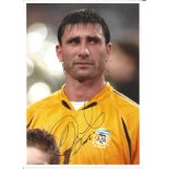 Roberto Abbondanzieri Argentina Signed 12 x 8 inch football photo. Good Condition. All signed pieces