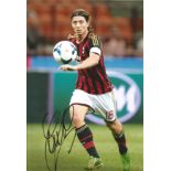 Riccardo Montolivo AC Milan Signed 10 x 8 inch football photo. Good Condition. All signed pieces