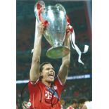 Daniel Van Buyton Bayern Signed 12 x 8 inch football photo. Good Condition. All signed pieces come