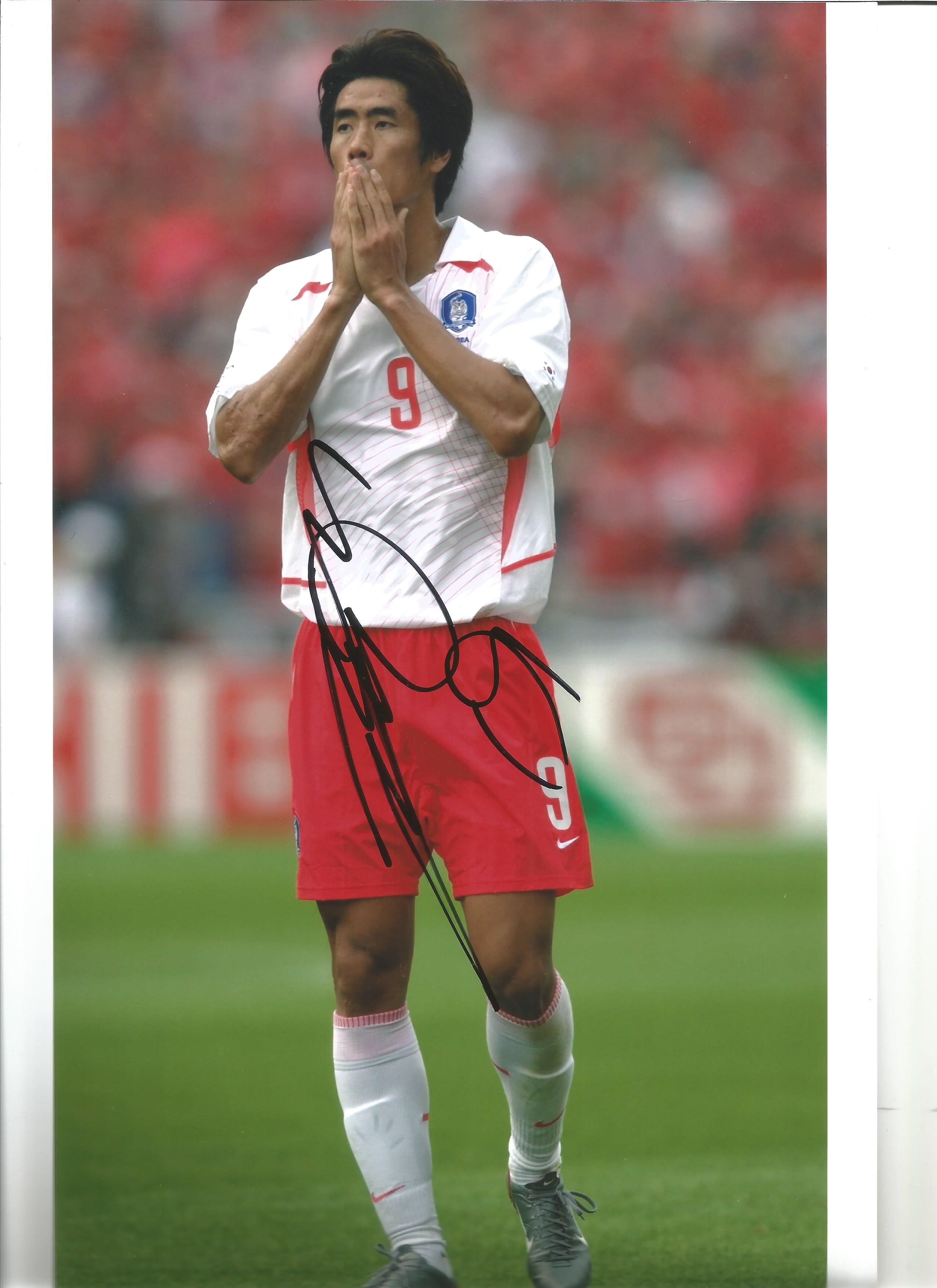 Seol Ki-Hyeon 12 X 8 South Korea signed colour football photo. Good Condition. All signed pieces