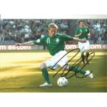 Damian Duff Ireland Signed 10 x 8 inch football photo. Good Condition. All signed pieces come with a