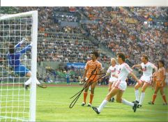 Ruud Gullit Holland Signed 12 x 8 inch football photo. Good Condition. All signed pieces come with a