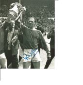 Ray Wilson 66 Everton Signed 10 x 8 inch football photo. Good Condition. All signed pieces come with
