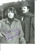 Penelope Keith The Good Life 10 X 8 Photograph. Good Condition. All signed pieces come with a