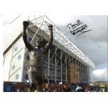 B Leeds multi Leeds United Signed 16 X 12 inch football photo. Good Condition. All signed pieces