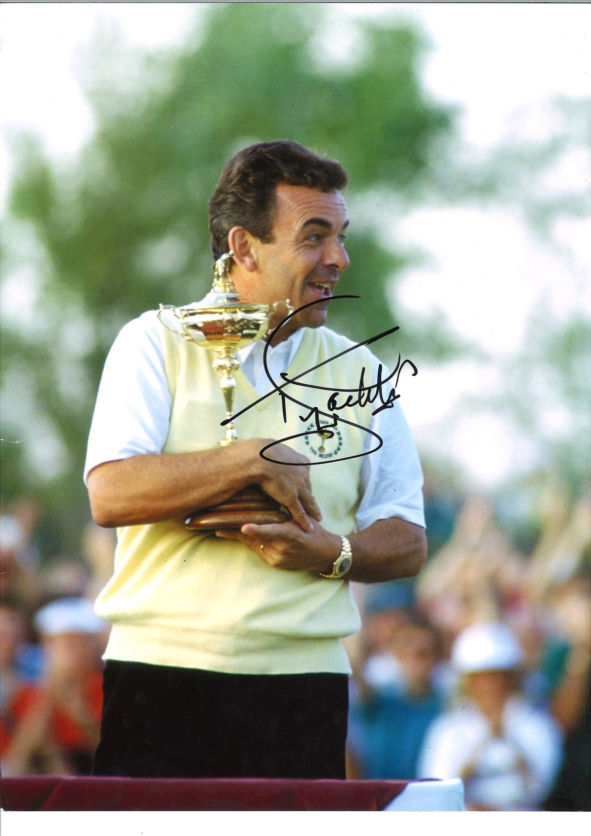 Tony Jacklin Signed 16 x 12 inch golf photo. Good Condition. All signed pieces come with a