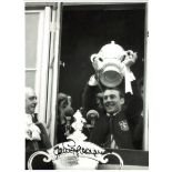 Jimmy Greaves Tottenham Signed 16 x 12 inch football photo. Good Condition. All signed pieces come