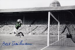 Bert Trautmann Football Autographed 12 X 8 Photo, A Superb Image Depicting The Manchester City