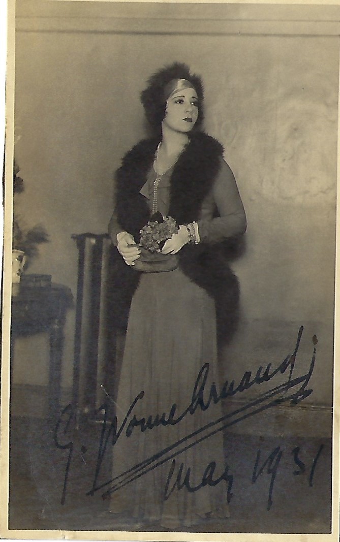 Yvonne Arnaud Signed vintage 6 x 4inch b/w photo dated 1931, fixed to black card. Condition 7/10.