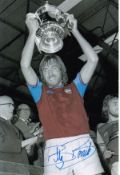 BILLY BONDS football autographed 12 x 8 photo, a superb image depicting the West Ham United