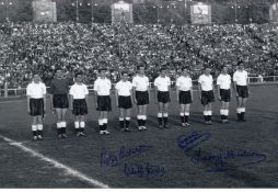 TOTTENHAM 1960 football autographed 12 x 8 photo, a superb image depicting players lining up