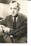 Alec Guinness signed vintage 6 x 4 inch b/w portrait photo. All autographs are genuine hand signed