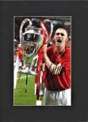 Darren Fletcher signed 16x12 overall mounted colour photo pictured with the Champions League