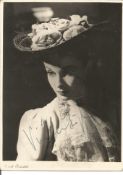 Vivian Leigh signed 7x5 vintage black and white photo. Vivien Leigh (/li?/; 5 November 1913 - 8 July