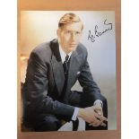 4 minute mile legend Roger Bannister signed superb 10 x 8 inch colour photo in smart attire. Good