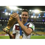 Football Julian Draxler signed 16x12 colour photo pictured with the World Cup while playing for