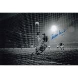 Gordon Banks 1972, Football Autographed 12 X 8 Photo, A Superb Image Depicting The Stoke City