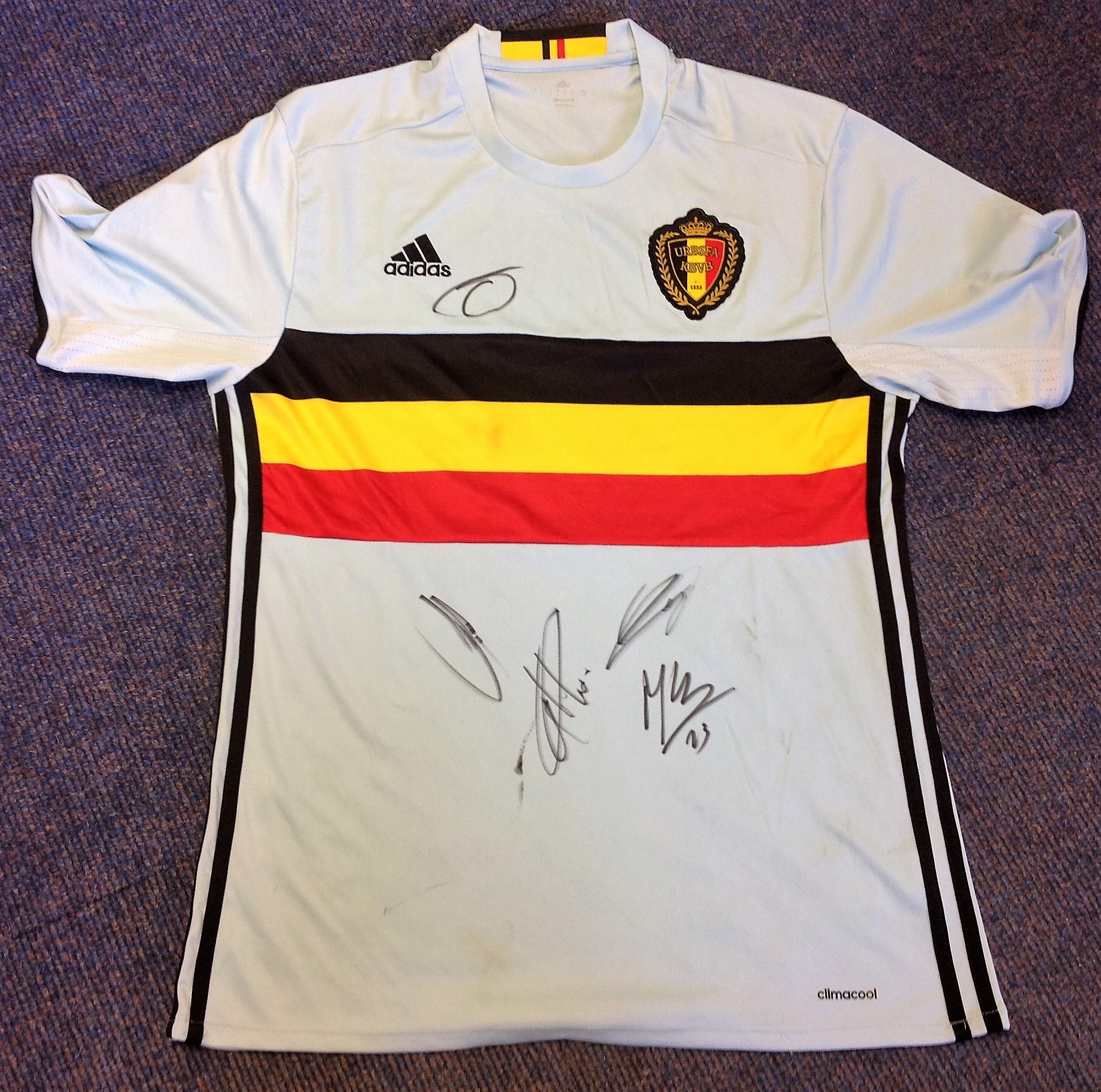 Football Belgium multi signed shirt includes 5 great signatures Eden Hazard, Kevin De Bruyne,