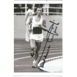 Olympics Waldemar Cierpinski signed 6x4 black and white photo of the Double Olympic Champion in