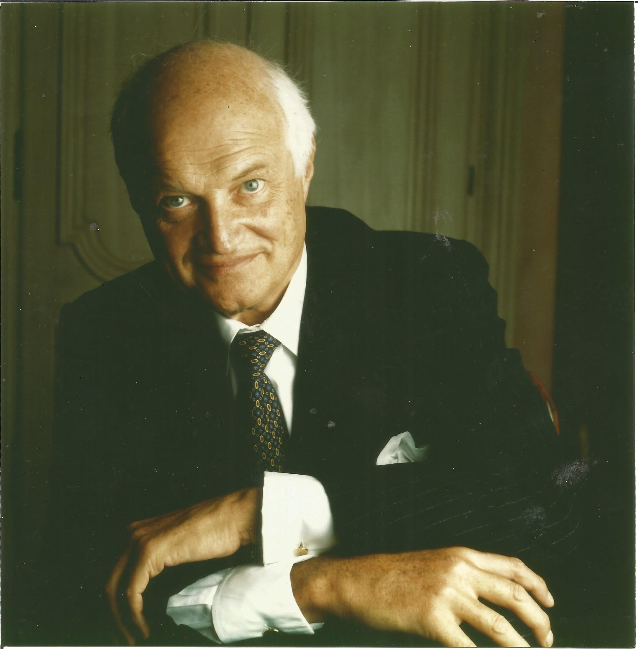 Sir James Goldsmith signed 7x7 colour photo. Signed on reverse. Dedicated. Good Condition. All