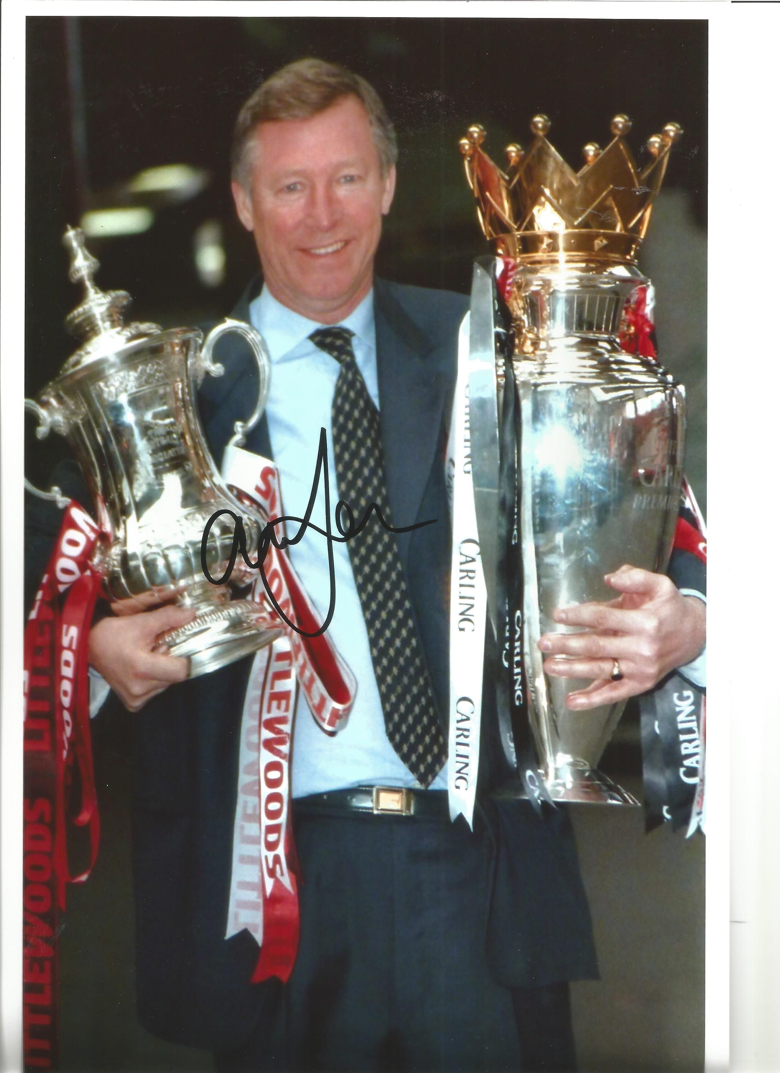 Alex Ferguson Man United Signed 12 x 8 inch football photo. Good Condition. All autographed items