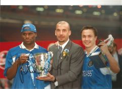 Frank Sinclair Chelsea Signed 12 x 8 inch football photo. Good Condition. All autographed items are