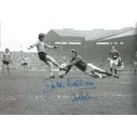 MAN UNITED v WOLVES 1971, football autographed 12 x 8 photo, a superb image depicting Manchester