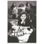 JULIETTE BINOCHE French Actress signed Photo . Good Condition. All autographs are genuine hand