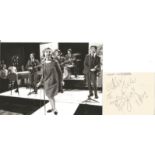 LULU & THE LUVVERS 1960s Group signed vintage Album Page by Lulu, Alex, Tommy, Henry & Dave with 5x7