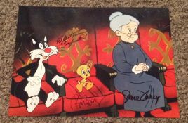 Looney Tunes multi signed 10x8 colour photo signed by Bob Bergen (Tweety Pie) , Bill Farmer (